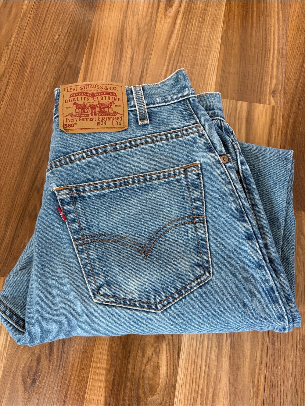 VINTAGE 2001 560 Levi's Loose fit tapered leg